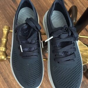 CROCS Black Sneakers with Breathable Mesh and Lightweight Sole